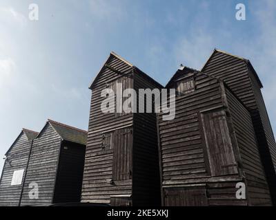 Capanne in rete di legno nero, The Stade, Old Hastings, East Sussex, Inghilterra Foto Stock