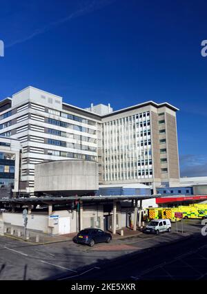 Ambulance Bay, University Hospital of Wales, Heath Park, Cardiff, Wales, UK. Foto Stock