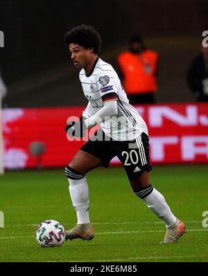 Francoforte, Germania. 19th Nov 2019. 10 novembre 2022, campus DFB, Francoforte, conferenza stampa per annunciare la squadra della squadra nazionale senior, nella conferenza stampa fotografica per annunciare la squadra della squadra nazionale senior Serge Gnabry (Germania) Credit: dpa/Alamy Live News Foto Stock