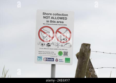 Shore Collection non consentito in questo cartello della zona presso la Swale National Nature Reserve, Shellness Beach, Leysdown on Sea, Isle of Sheppey, Kent, REGNO UNITO Foto Stock