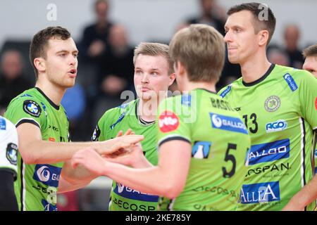 Trento, Italia. 10th Nov 2022. Esultazione di Decospan VT Menen durante la partita di pallavolo di ITAS Trentino VS Decospan VT Menen, CEV Champions League a Trento, Italia, Novembre 10 2022 Credit: Independent Photo Agency/Alamy Live News Foto Stock