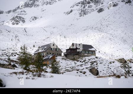 Il Friedrichshafener Hütte (2.138 metri) si trova sui Monti Verwall, in Tirolo, Austria Foto Stock