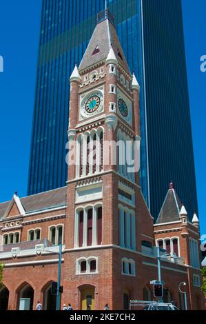 Costruito nel 1870, il Municipio di Perth è l'unico municipio in stile gotico dell'Australia e l'unico municipio costruito dai detenuti Foto Stock