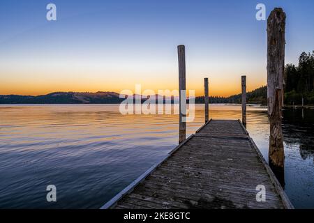 Lago Chatcolet in prima mattina in autunno Foto Stock