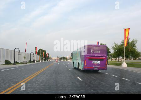 Coppa del mondo FIFA Qatar 2022 autobus. Doha traffico e trasporti Foto Stock