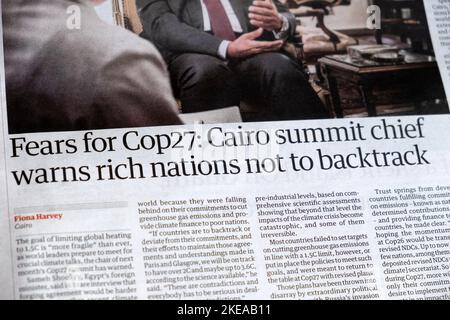 'Paure per il Cop27:il capo del vertice del Cairo avverte le nazioni ricche di non fare marcia indietro' Guardian giornale titolo clima crisi articolo ottobre 2022 Londra UK Foto Stock