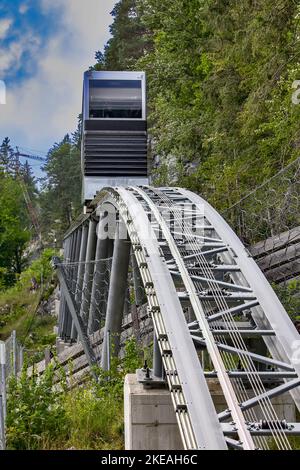 Funicolare per il castello di Ehrenberg in Tirolo, Austria Foto Stock