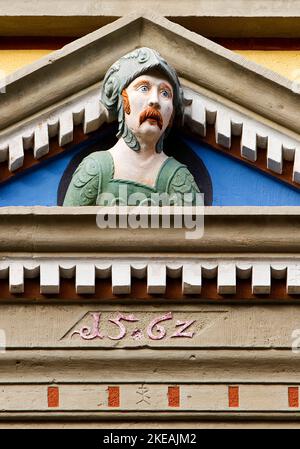 Una cosiddetta testa di pula sulla facciata della Haus zum Roten Ochsen, Germania, Thueringen, Erfurt Foto Stock