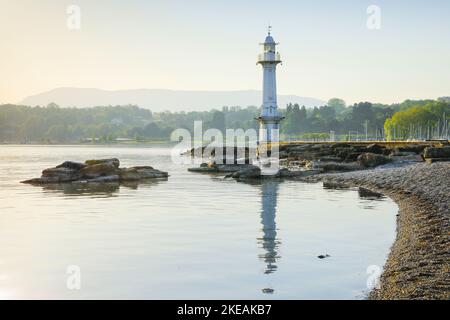 Faro sulla riva del lago di Ginevra, Svizzera, Kanton Genf, Ginevra Foto Stock