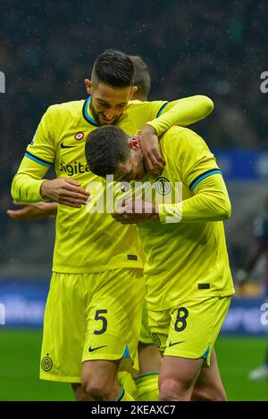 Milano, Italia. 09th novembre 2022. Robin Gosens (8) di Inter segna per 6-1 durante la Serie A match tra Inter e Bologna a Giuseppe Meazza a Milano. (Photo credit: Gonzales Photo - Tommaso Fimiano). Foto Stock