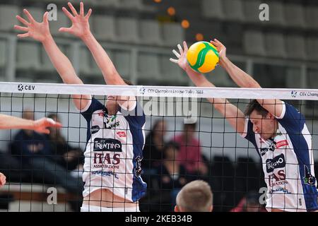 Trento, Italia, 10 novembre 2022ITAS Trentino VS Decospan VT Menen valido per la prima giornata di CEV Men Volley Champions League 2022 - Pool D del torneo il 10 novembre 2022 alla BLM Group Arena di Trento, Foto Stock