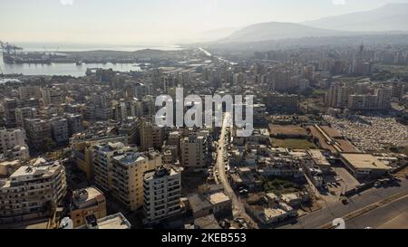 Ripresa aerea di Tripoli, la più grande città del Libano settentrionale Foto Stock