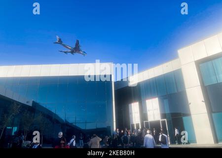 Sharm El Sheikh, Egitto. 11th Nov 2022. Air Force One atterra all'aeroporto internazionale di Sharm El Sheikh con il presidente degli Stati Uniti Joe Biden a bordo all'arrivo per partecipare alla 2022 Conferenza delle Nazioni Unite sul cambiamento climatico COP27. Credit: Gehad Hammy/dpa/Alamy Live News Foto Stock