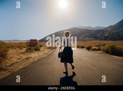 FLORENCE PUGH in DO NT WORRY DARLING (2022), regia di OLIVIA WILDE. Credit: VERTIGO ENTERTIGO / Album Foto Stock