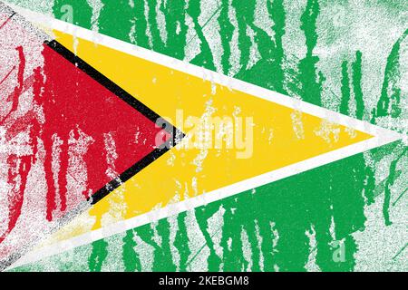 Bandiera di Guyana dipinta su vecchio sfondo di cemento afflitto Foto Stock