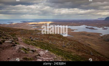 Vista dalla cima di Stac Pollaidh Foto Stock