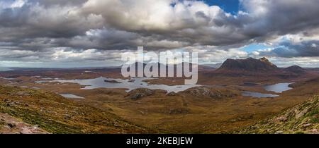 Vista dalla cima di Stac Pollaidh Foto Stock