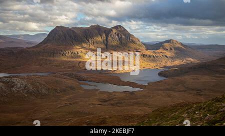 Vista dalla cima di Stac Pollaidh Foto Stock