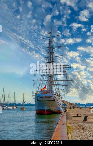 Nave vela Gorch Fock al porto di Stralsund, Usedom, Meklenburg-Vorpommern, Germania, Europa Foto Stock
