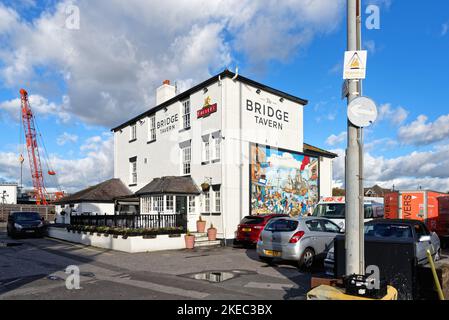 The Bridge Tavern in Camber banchine, vecchio Portsmouth Herbour Hampshire Inghilterra Regno Unito Foto Stock