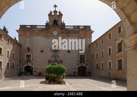 Santuario, Basilica, Monastero di Lluc, Santuari de Lluc, Monti Tramuntana, Maiorca, Mar Mediterraneo, Isole Baleari, Spagna Foto Stock