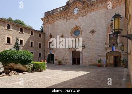 Santuario, Basilica, Monastero di Lluc, Santuari de Lluc, Monti Tramuntana, Maiorca, Mar Mediterraneo, Isole Baleari, Spagna Foto Stock