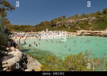 Vista sulla laguna Cala Llombards vicino a Santanyi, Maiorca, Mar Mediterraneo, Isole Baleari, Spagna Foto Stock