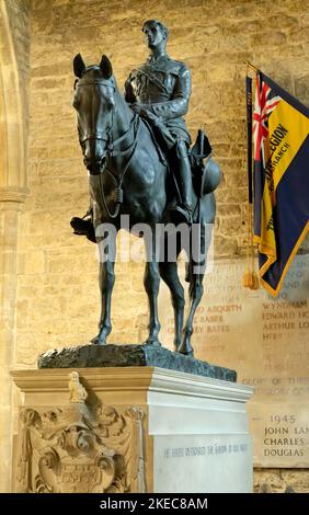 Statua commemorativa del cavallo e cavaliere raffigurante Edward Horner Foto Stock