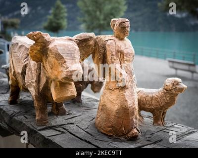 Statua in legno sul lago di Brienz Foto Stock