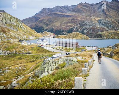 Grimsel passo cima con il lago dei morti Foto Stock