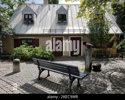 Au-Haidhausen, quartiere alla moda sull'Isar, villaggio nel centro della città, ex sobborgo dei lavoratori, ora una zona residenziale ricercata con musei, cultura, pub tradizionali, eleganti wine bar, locande rustiche Foto Stock