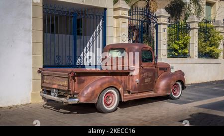 Chevrolet pickup costruito tra il 1941 e il 1947 a Capestang. Foto Stock