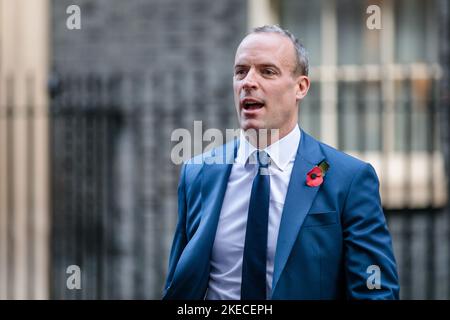 Downing Street, Londra, Regno Unito. 8th novembre 2022. Dominic Raab, Vice primo Ministro, Lord Chancellor, e Segretario di Stato per la Giustizia, partecipa alla presente Foto Stock