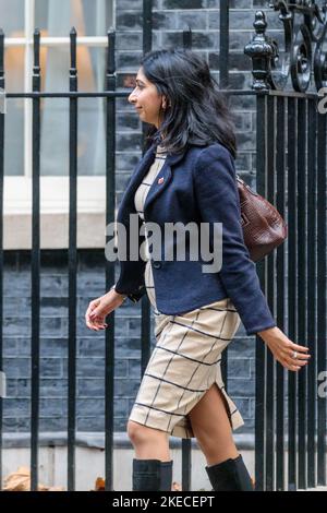 Downing Street, Londra, Regno Unito. 8th novembre 2022. Suella Braverman QC MP, Segretario di Stato per l'Home Department, partecipa alla riunione settimanale del Gabinetto Foto Stock