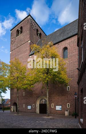 Germania, Suedlohn, Westmuensterland, Muensterland, Westfalia, Renania settentrionale-Vestfalia, chiesa parrocchiale cattolica di San Vito, Spaet Gothic, edificio in mattoni Foto Stock