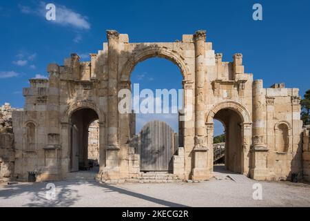 Gerasa South Gate, l'ingresso all'antica città romana di Jerash, Giordania Foto Stock