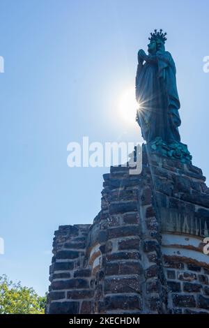 Esch-sur-Sure (Esch-Sauer), statua della vergine Santa in Lussemburgo Foto Stock