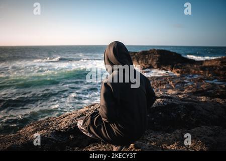 Alba a Hook Head, Churchtown, Co. Wexford, Irlanda, accanto al faro di Hook. Foto Stock