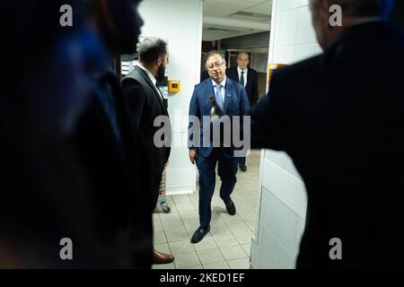 Parigi, Francia. 11th Nov 2022. Il Presidente della Colombia Gustavo Petro arriva per un incontro con il presidente francese al Forum per la Pace di Parigi il 11 novembre 2022. Foto di Raphael Lafargue/ABACAPRESS.COM Credit: Abaca Press/Alamy Live News Foto Stock