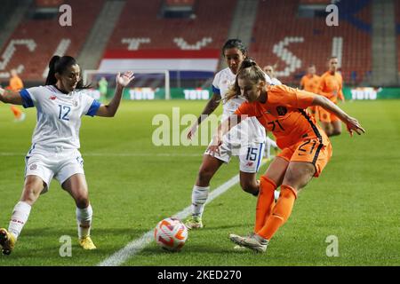 UTRECHT - (lr) Lixy Rodriguez di Costa Rica Donne, Cristin Granados di Costa Rica Donne, Victoria Pelova di Olanda donne durante la partita amichevole delle donne Olanda-Costa Rica allo Stadion Galgenwaard il 11 novembre 2022 a Utrecht, Paesi Bassi. ANP BART STOUTJEDIJK Foto Stock