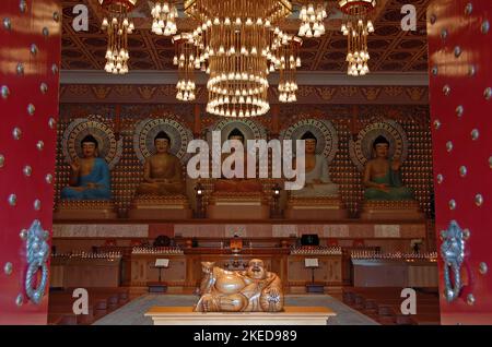 Berkeley, nuovo Galles del Sud, Australia: Santuario delle cinque Tathagatha al Tempio di Fo Guang Shan Nan Tien, un tempio buddista vicino a Wollongong. Foto Stock