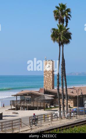 Vecchia stazione ferroviaria e binari vicino al molo di San Clemente a San Clemente, California, USA Foto Stock