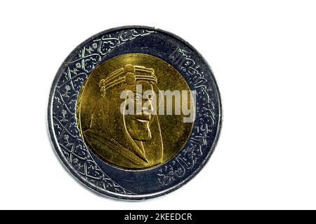 Lato opposto di 2 SAR due monete riyals Arabia Saudita serie 1438 AH 2016 con ritratto del re Abdulaziz Bin Abdulrahman al Saud il fondatore di dyna Foto Stock