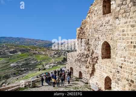 Gruppo turistico francese Kerak Castello Giordania Foto Stock