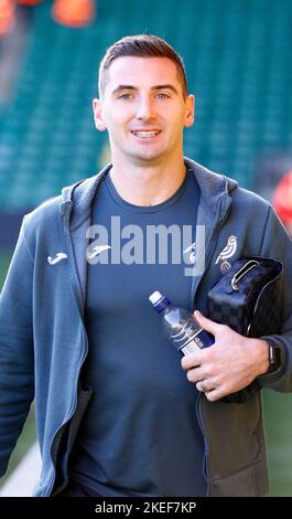 Norwich, Regno Unito. 12th Nov 2022. Kenny McLean di Norwich City arriva prima della partita del campionato Sky Bet tra Norwich City e Middlesbrough a Carrow Road il 12th 2022 novembre a Norwich, Inghilterra. (Foto di Mick Kearns/phcimages.com) Credit: PHC Images/Alamy Live News Foto Stock