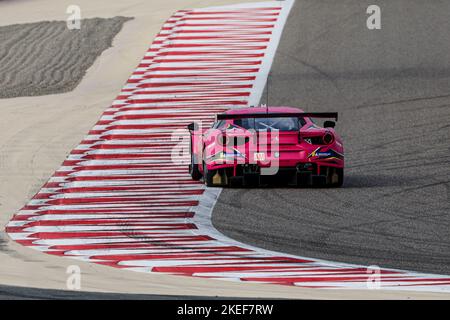 85 FREY Rahel (swi), BOVY Sarah (bel), GATTING Michelle (dnk), Iron DAMES, Ferrari 488 GTE EVO, in azione durante la 8 ore del Bahrain 2022, 6th° round del 2022° FIA World Endurance Championship sul circuito Internazionale del Bahrain dal 9 al 12 novembre 2022 a Sakhir, Bahrain - Foto Alexandre Guillaumot / DPPI Foto Stock