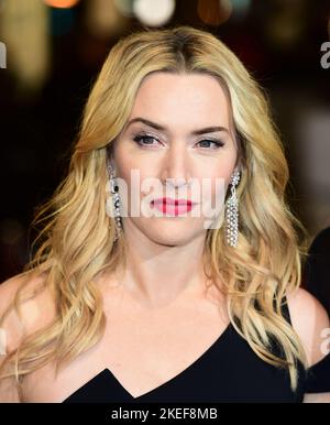 Foto del file datata 14/02/16 di Kate Winslet che partecipa agli EE British Academy Film Awards alla Royal Opera House, Bow Street, Londra. L'attrice ha aiutato una madre scozzese ad affrontare bollette energetiche in aumento a causa del costo di gestione del sostegno alla vita di sua figlia con una donazione di $£17.000. Freya, la figlia di 12 anni di Carolynne Hunter, la più giovane di quattro bambini, ha gravi problemi di salute complessi e disabilità, è non verbale e cieca e richiede ossigeno a tempo pieno e assistenza infermieristica a casa. Data di emissione: Sabato 12 novembre 2022. Foto Stock