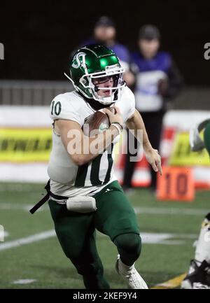 Hilsboro Stadium, Hillsboro, OREGON, Stati Uniti. 11th Nov 2022. Asher o'Hara (10) partecipa alla partita di football NCAA tra gli Hornets of SAC state e i Portland state Vikings allo stadio Hilsboro, Hillsboro, OREGON. Larry C. Lawson/CSM (Cal Sport Media via AP Images). Credit: csm/Alamy Live News Foto Stock