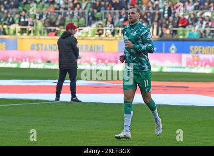 Brema, Germania. 12th Nov 2022. Soccer, Bundesliga, Matchday 15, Werder Bremen - RB Leipzig, wohninvest Weserstadion: Werder's Niclas Füllkrug warming up. Credit: Carmen Jaspersen/dpa - NOTA IMPORTANTE: In conformità ai requisiti della DFL Deutsche Fußball Liga e del DFB Deutscher Fußball-Bund, è vietato utilizzare o utilizzare fotografie scattate nello stadio e/o della partita sotto forma di sequenze di immagini e/o serie di foto simili a video./dpa/Alamy Live News Foto Stock