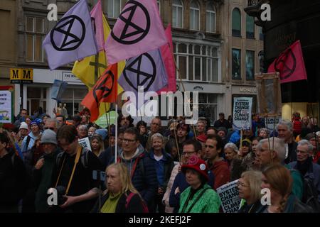Newcastle upon Tyne, Regno Unito. 12th Nov 2022. COP27 Global Day of Action Demo, i relatori includono il sindaco del nord di Tyne Jamie Driscoll, Newcastle upon Tyne, Regno Unito, 12th novembre 2022, Credit: DEW/Alamy Live News Foto Stock